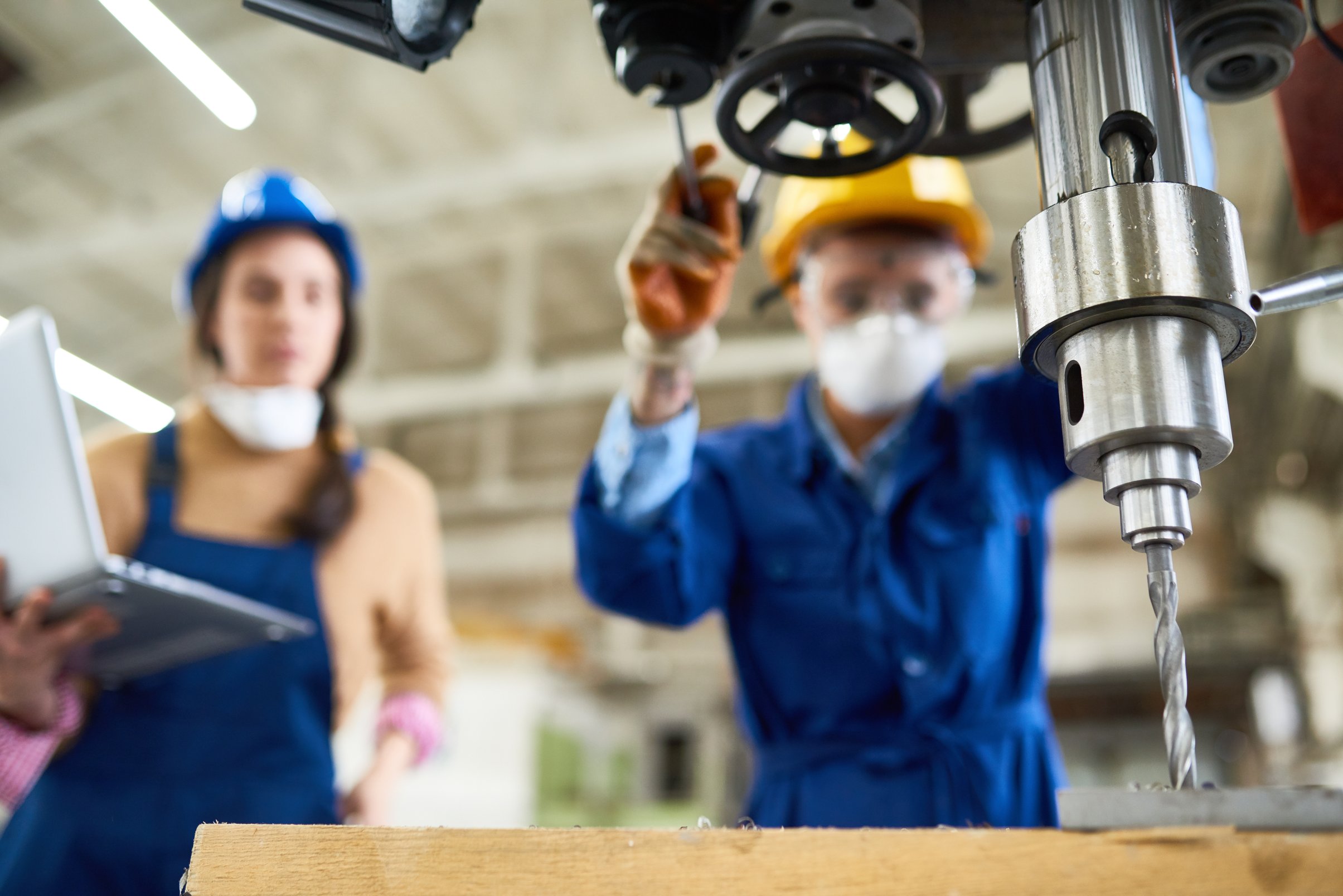 СОУТ 2 класс условий труда: нужен ли медосмотр