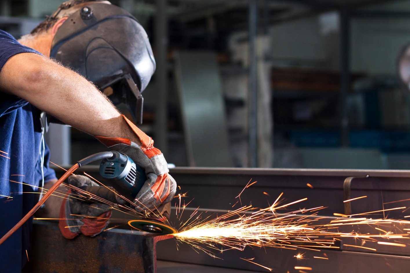 Кто составляет подписывает и утверждает отчет о проведении СОУТ